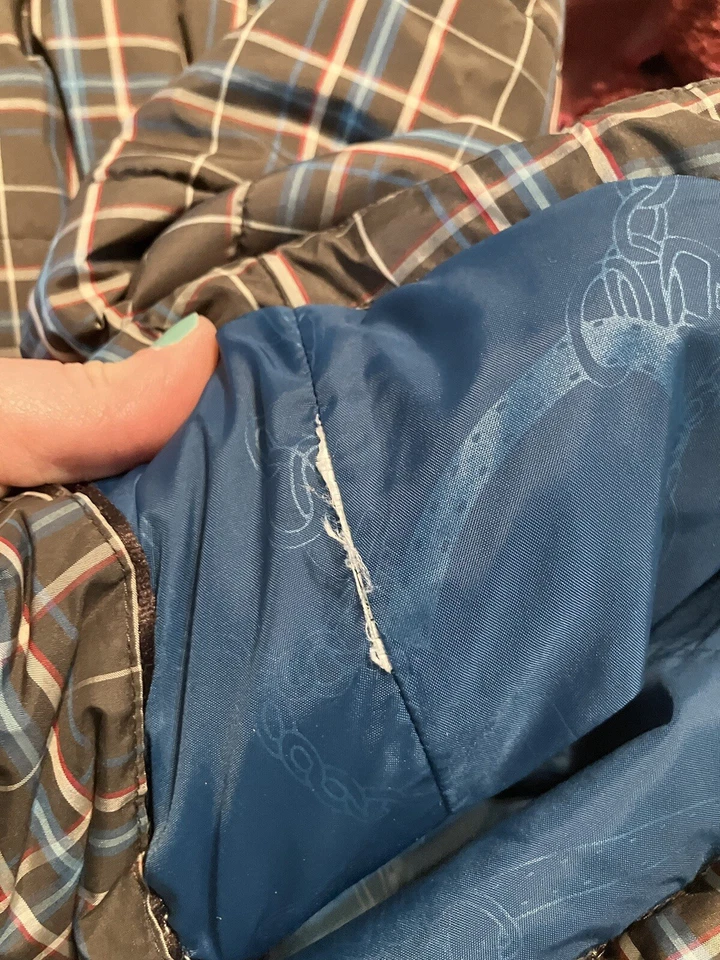 Colete xadrez com capuz de pele sintética ARIAT tamanho grande - Imagem 4 de 4