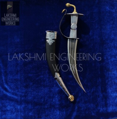 antique look dagger MODERN antique look dagger, damascus blade, leather case,