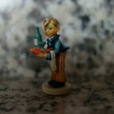Hummel Figur OLSZEWSKI Miniatur 263-P der Figur Hum 154 ''Herr Ober''