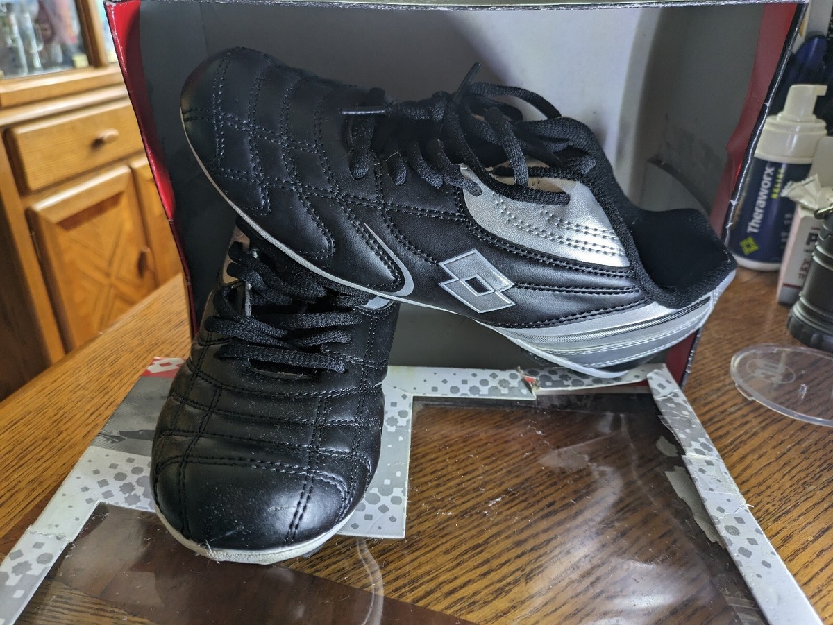 Lotto Soccer Cleats Lace Up Shoes Black Silver Athletic Shoes