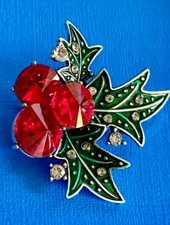 Christmas Holly Brooch    Box included