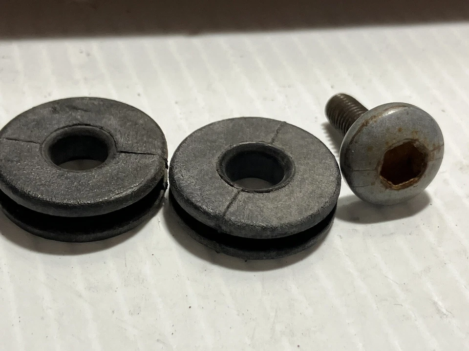 Suzuki Boulevard M50 2006 cubierta lateral derecha (OEM) Foto 4 de 4