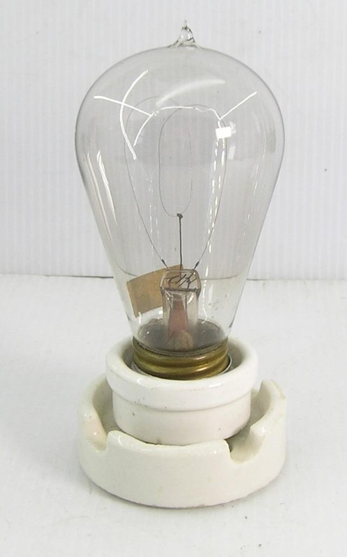 ANTIQUE PIONEER LIGHT BULB IN LEVITON PORCELAIN E26 E27 SCREW BASE SOCKET FIXTUR