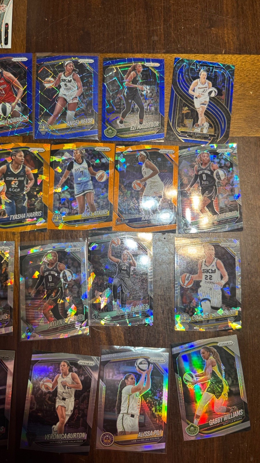 2025 WNBA Prizm Refractors Color, Auto Lot Of 52 Card Caitlin Clark -NO BASE view 3