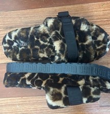 UGG PLATFORM SLIPPERS