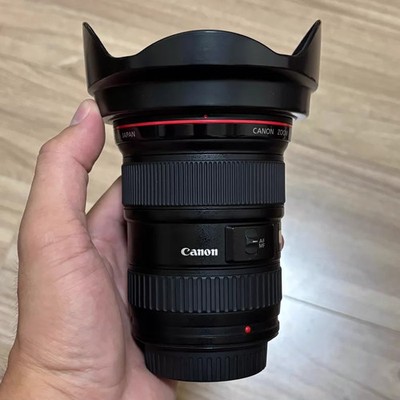 Canon EF 16-35mm f/2.8 L II USM Lens With Lens Hood for Canon EF mount