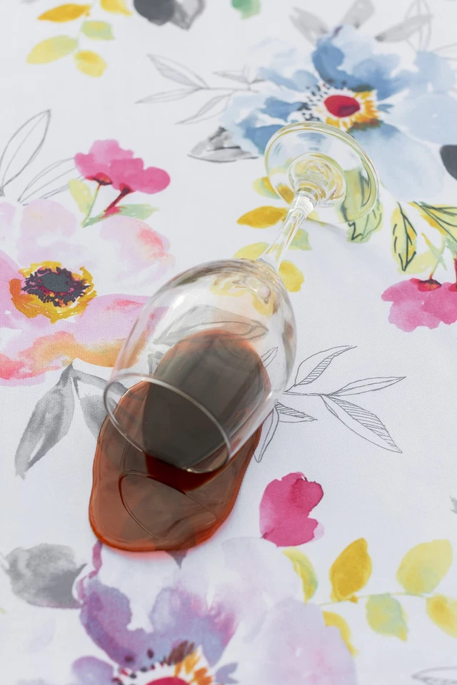 Spillproof Floral Outdoor Tablecloth with Umbrella Hole, 60x104" - Image 4 of 4