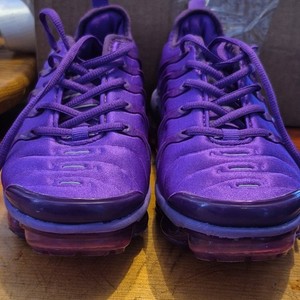 purple black vapormax plus