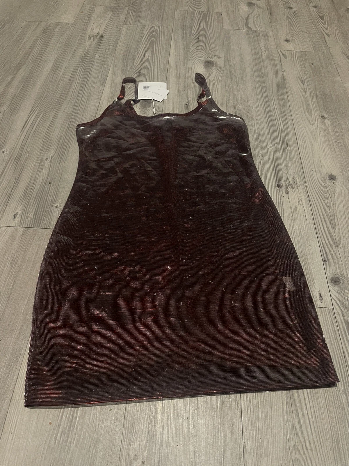Abito Missguided Glitter Shimmer Metallizzato con Spalline Taglia 8 Rosso Trasparente