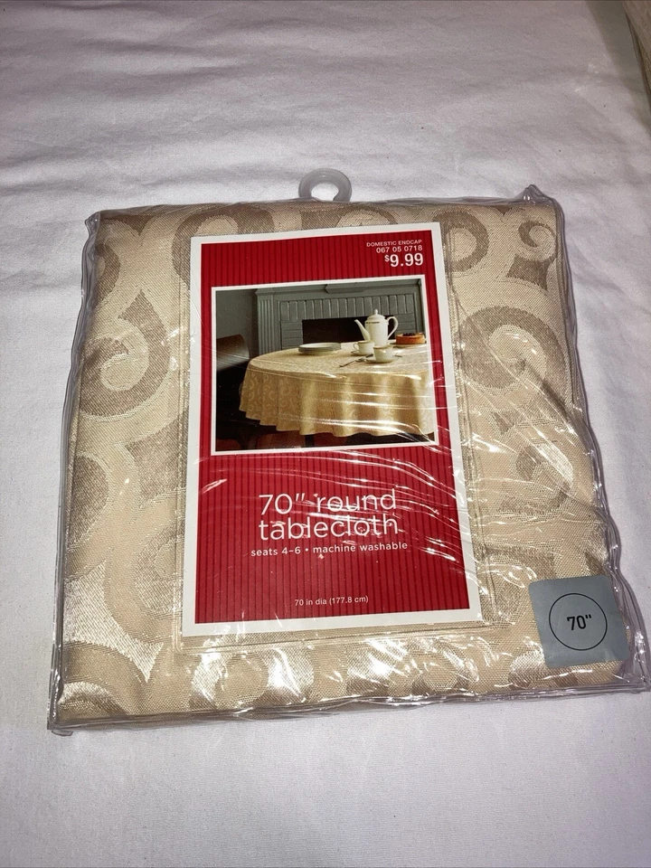 Christmas 2008 Target Classic Tidings Round Tablecloth 70" Seats 4-6 - Image 3 of 4