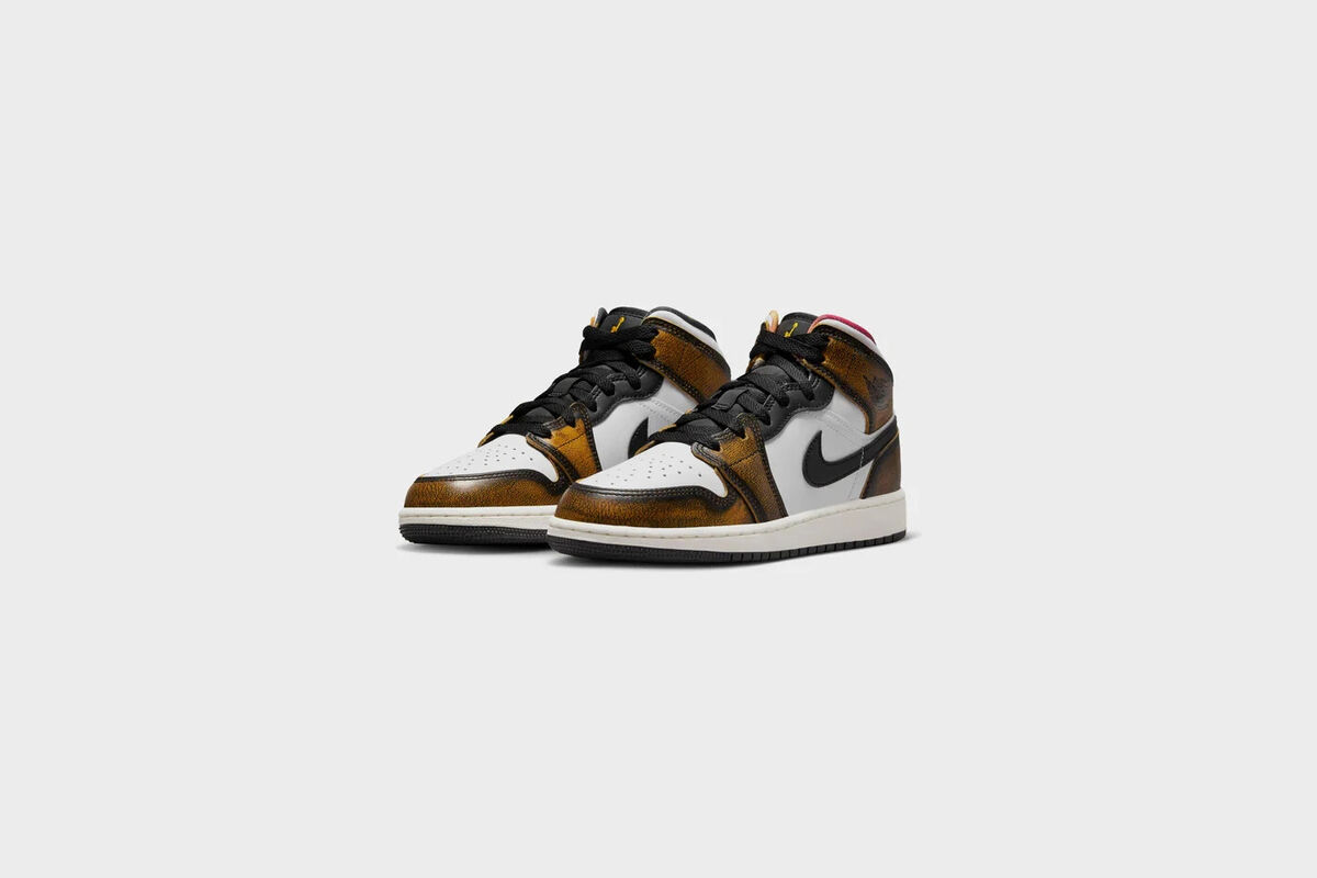 Nike Air Jordan 1 Mid SE (GS) Shoes Black Taxi White DQ8418 Nike Air Jordan 1 Mid SE (GS) Shoes Black Taxi White DQ8418