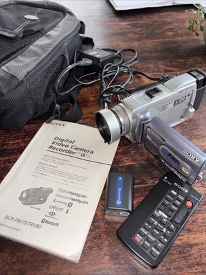 Sony CCD-TRV75 TRV80 Digital Video Camera Camcorder Handycam Recorder & Remote