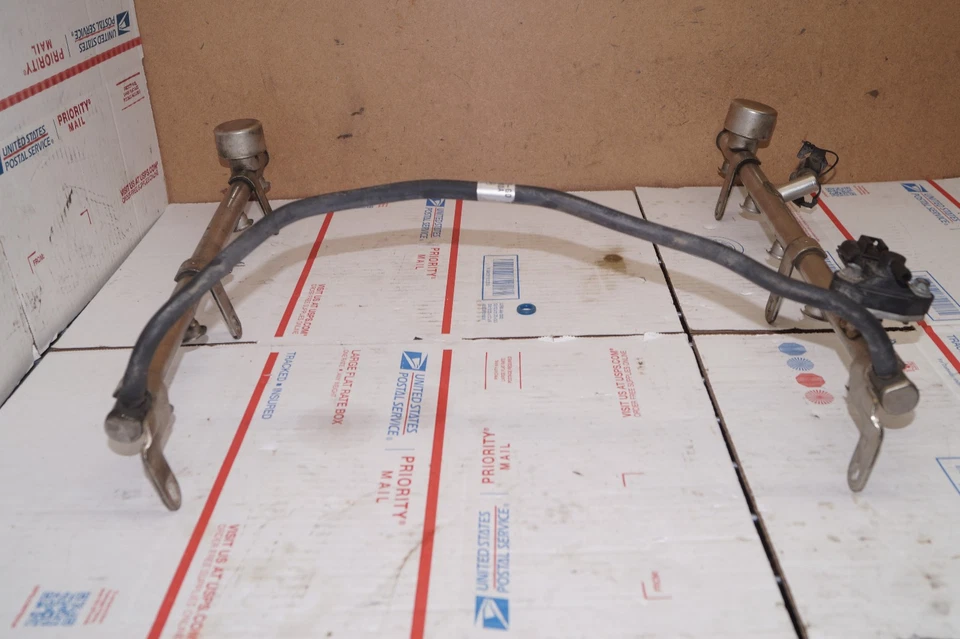 2008 Ford Super Duty F250 F350 6.8L V10 3v Fuel Injector Rail OEM 5C3E-9F792-GD Foto 2 de 4