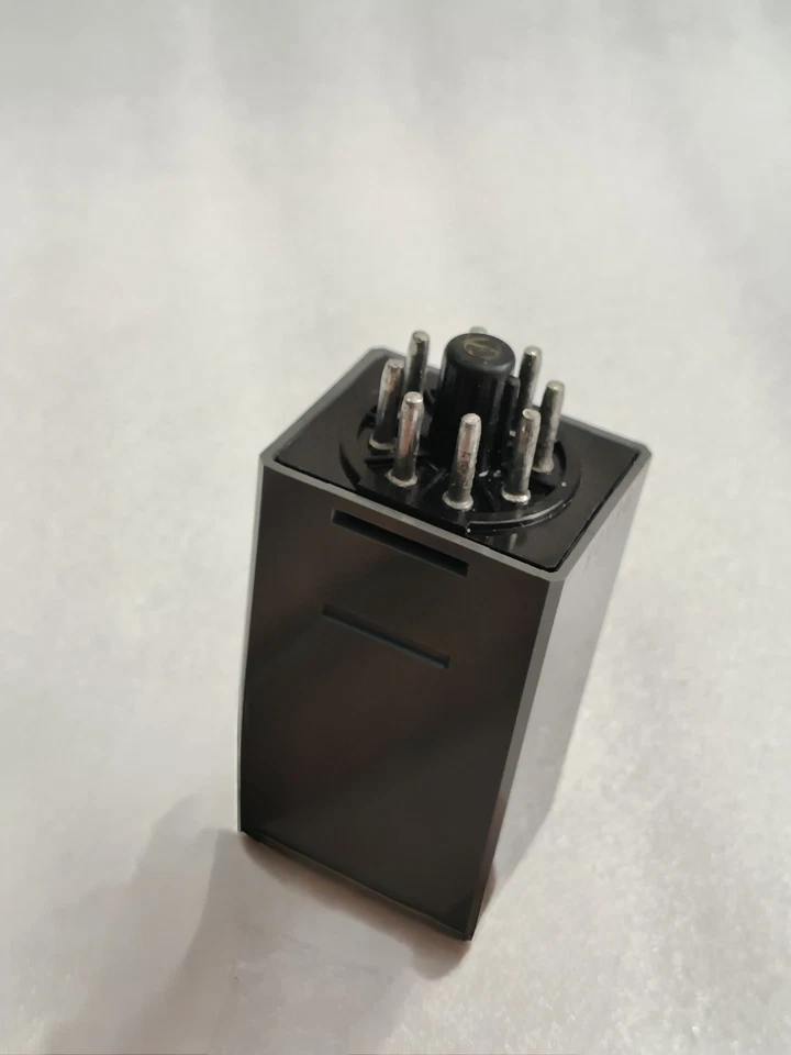 IDEC ELECTRONIC TIMER TIMING VOLTAGE 100-120VAC FREE FAST SHIPPING - Image 4 of 4