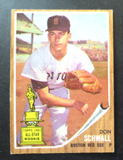 1962 Topps #35 Don Schwall Boston Red Sox