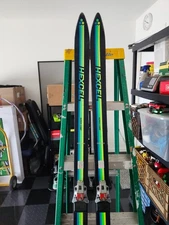 Hexcel Green 200cm supercomp honeycomb Skis with tyrolia Bindings Vintage 70's