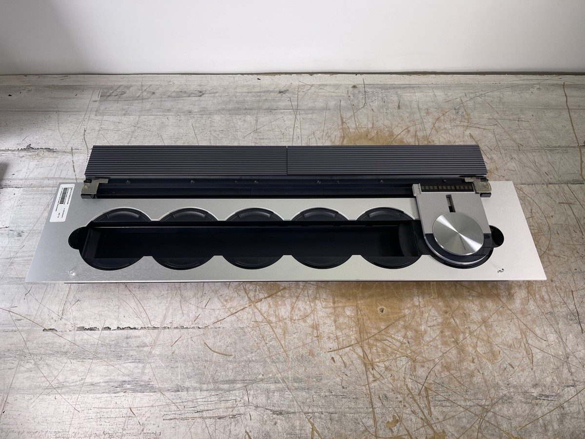 その他 BeoSound 9000 Mk3 6-CD player The insane design details of the Beosound 9000