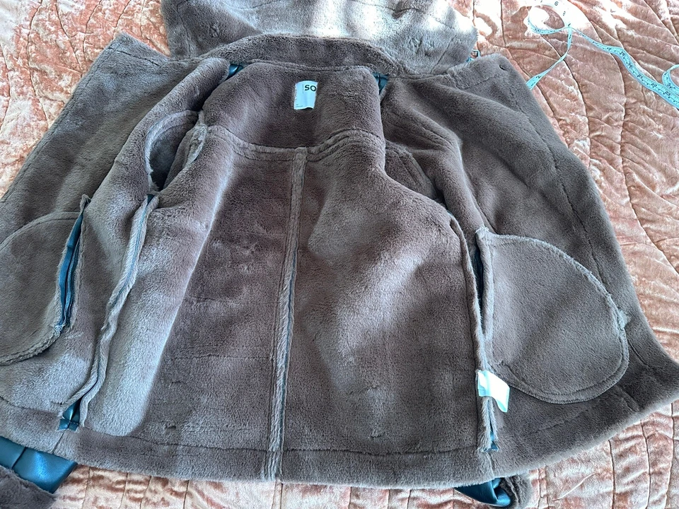 SO Vegan Leather Faux Fur Moto Lined Jacket Junior Women’s Medium Cropped Fit - Image 4 of 4