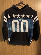 Boys M 6-8 Materpiece Pullover Hoodie Black with starry design