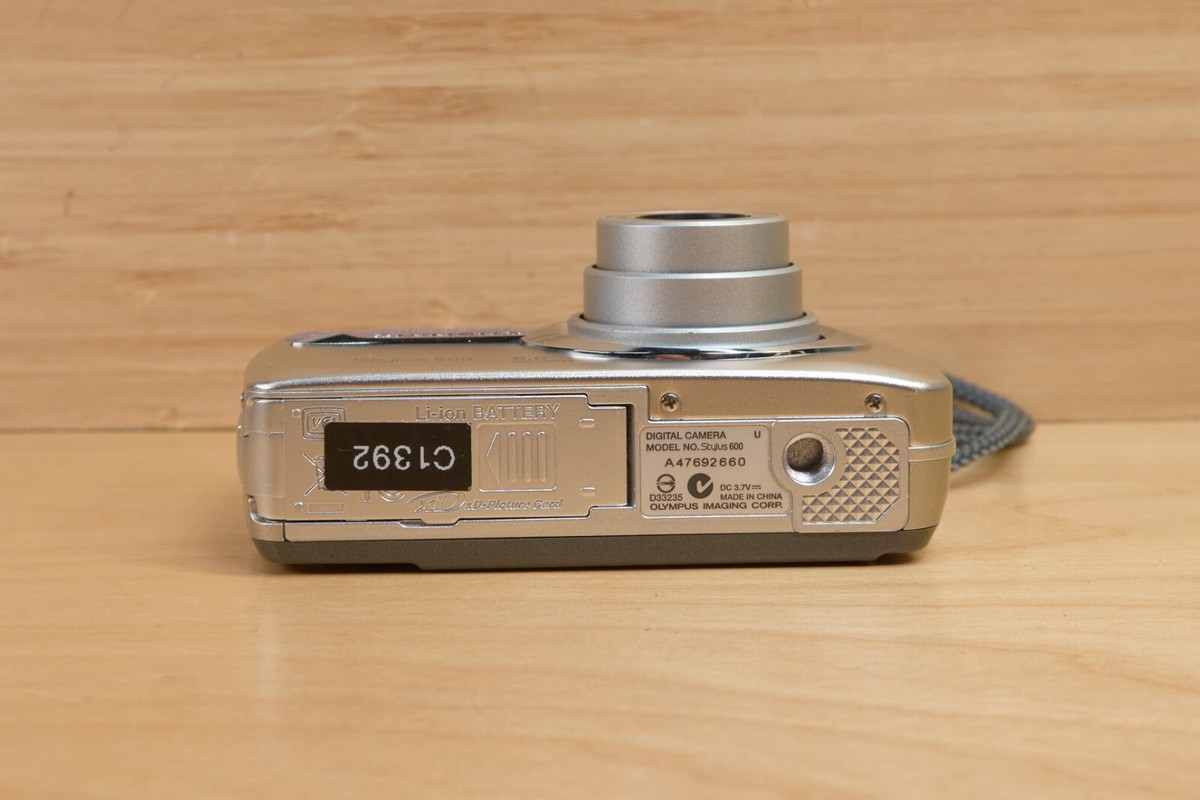 Olympus Stylus 600 6 MP Digital Camera, 3x Optical Zoom, Image 