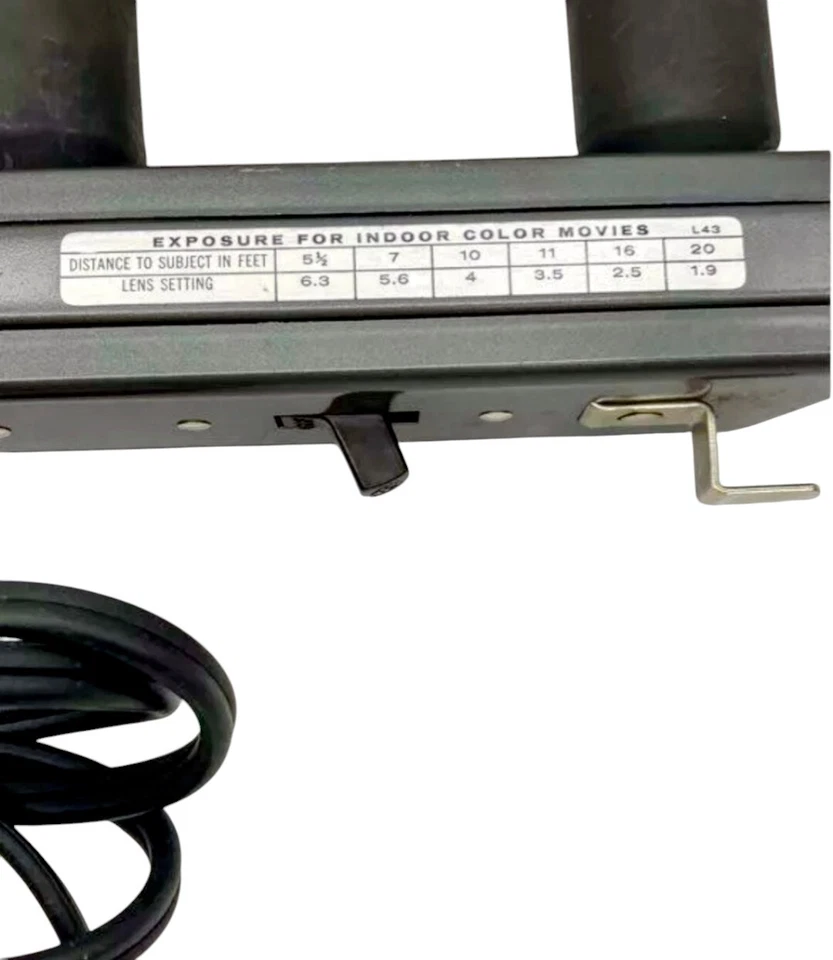 Vintage Antique Smith Victor L43 Indoor Outdoor Movie Light Bar Original Box - Image 4 of 4