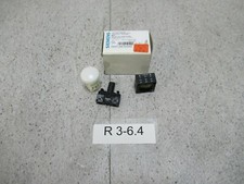 Siemens 3SB3 244-6AA960 indicator light + 3SB3 400-1PE lamp socket unused!