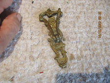 Ancienne poignée de Meuble ou Vitrine Style Louis XV en Laiton et trou a Clé