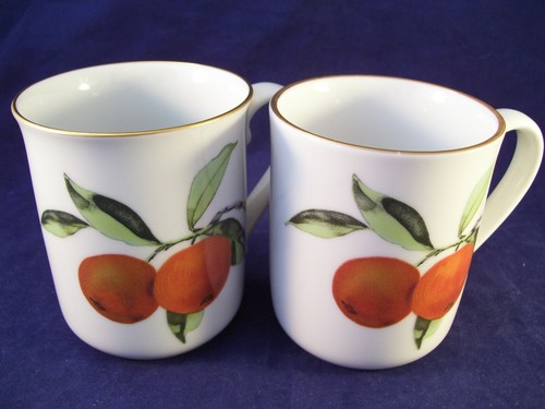 Vintage Porcelain Royal Worcester Evesham Gold (2) Coffee Mugs England 1961 A - Picture 6 of 6