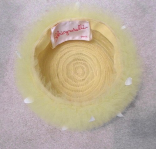 Fun Vintage Schiaparelli Yellow Net Pillbox Hat with Scattered 'Leaves' S 19.5" - Picture 6 of 7