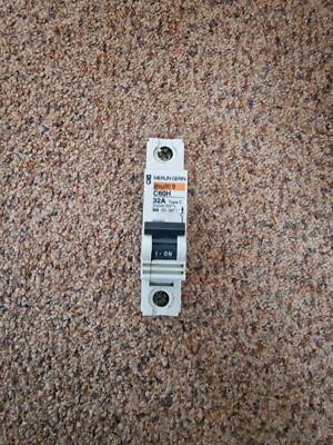 Merlin Gerin Multi 9 C60H 32A 240/415V AC Leitungsschutzschalter