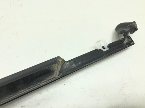 2019-2023 VOLVO S60 V60 RIGHT PASSENGER REAR DOOR WINDOW BELT MOLDING OEM - Picture 16 of 16
