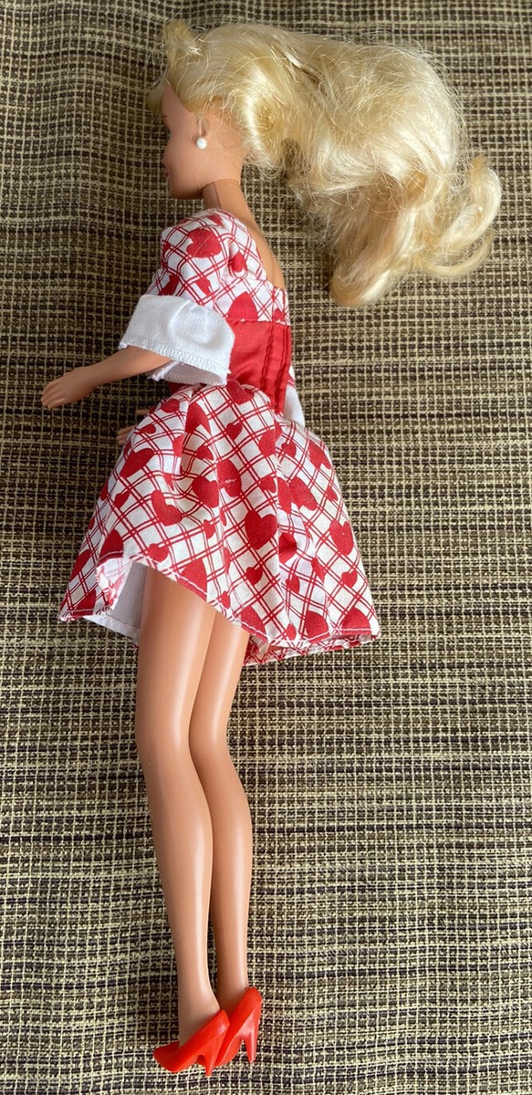 1995 Valentine Sweetheart BARBIE Doll Special Edition Mattel