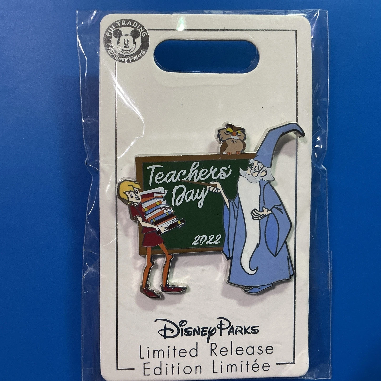 Disney Pin - Teachers’ Day 2022 - Merlin, Arther / Wart, Archimedes - Sword