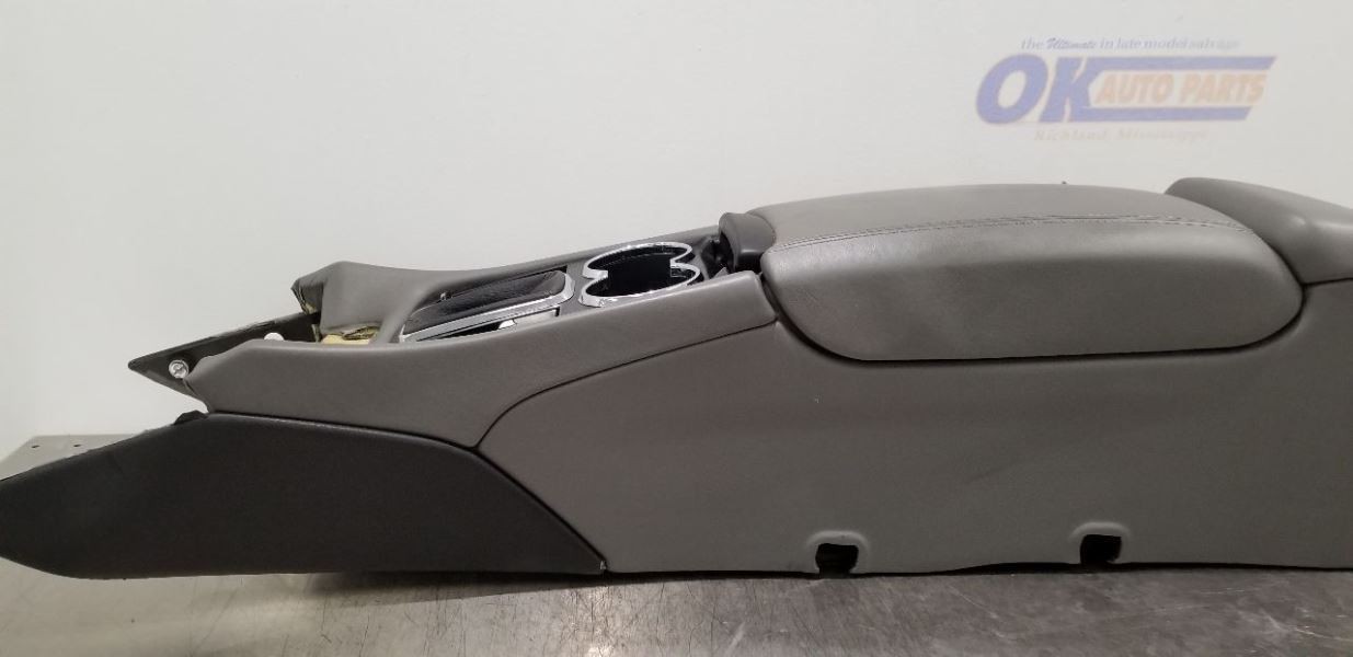 09 MASERATI GRANTURISMO FRONT FLOOR CENTER CONSOLE GRAY LEATHER
