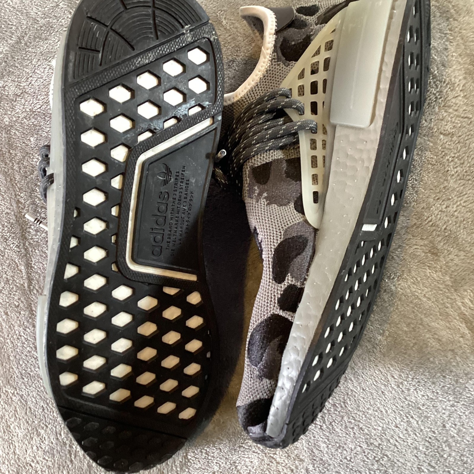 Adidas Hu NMD Shoes Mens Size 9.5 Gray Black Animal Print Pharrell Boost Sneaker thumbnail 19