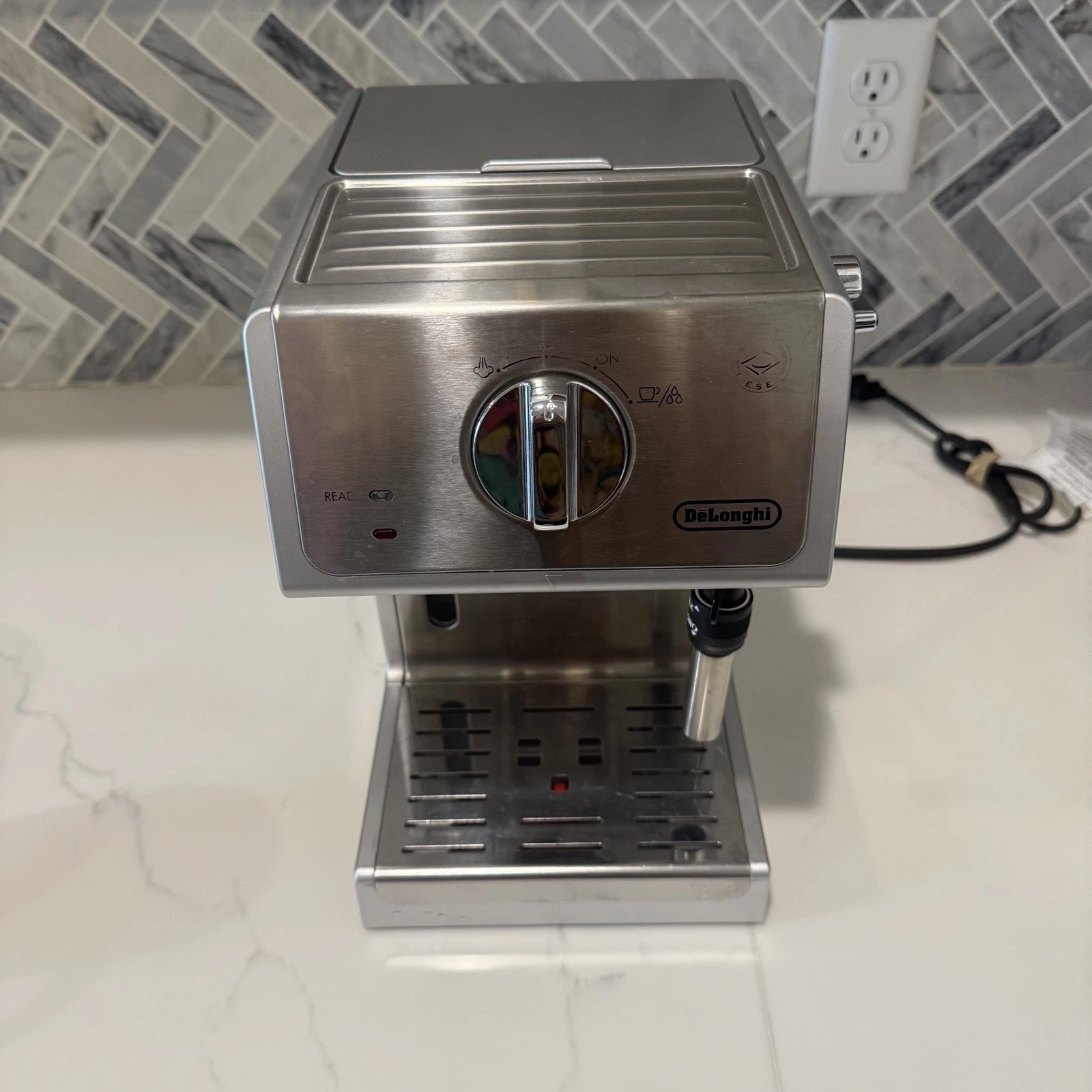 De'Longhi 15 Bar Pump Espresso Machine with Advanced Cappuccino System