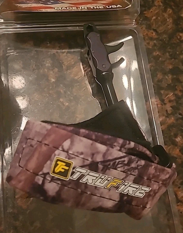 Tru-Fire Trufire Bullseye Jr Tiro con Arco Gatillo Liberación Camuflaje BE JR - NUEVO Paquete Abierto Foto 2 de 4