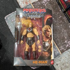 MASTERS OF THE UNIVERSE CHRONICLES HE-MAN IN HAND
