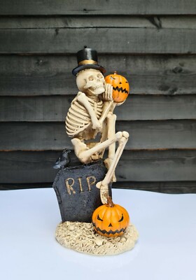 Halloween Skelett auf Grab & gruselige Kürbisse Deko Tischdeko Party