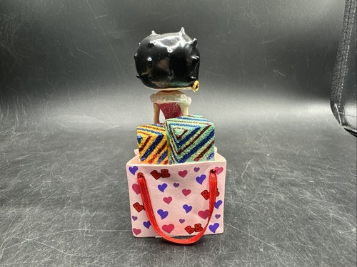 Betty Boop Figurine Really Good Girls Go Shopping It's A Girl Thing Danbury Mint - Picture 3 of 9