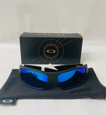Oakley OO9014 Gascan Sunglasses in Matte Black w/ Prizm Sapphire Polarized Lens