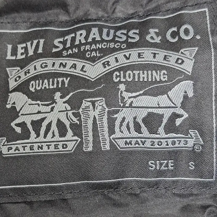 Levi's Down Padding Jacket - Size 95, Gray - image 8