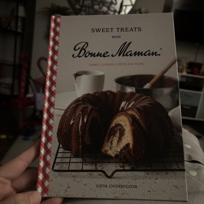 Sweet Treats with Bonne Maman : Cakes, Cookies, Crepes and more