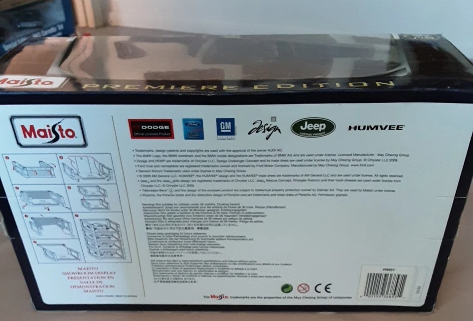 Maisto Special Edition 1:18 Hummer Hardtop  Die-Cast Model Car  1.18 Scale - Image 4 of 4