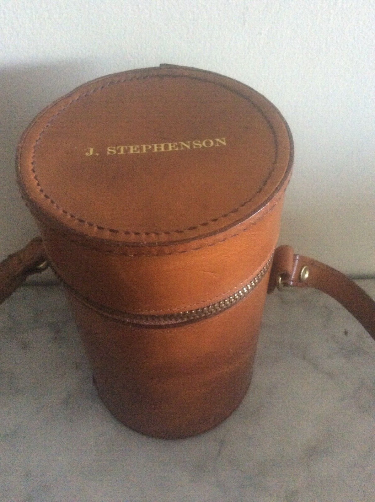 Details zu Luxury J STEPHENSON Vintage Leather Hide Cased Triple Metal Hip Flask Bottle Set Billige Aktie