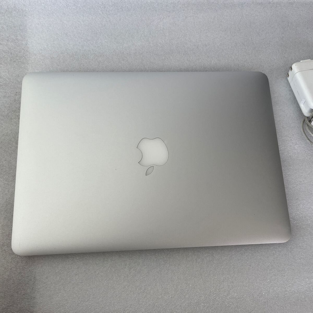 Apple MacBook Pro 13 Apple MacBook Pro 13