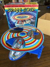 Vintage Space Ship  Wind up Korean Tin Toy  Original Box  Item  638  MTU