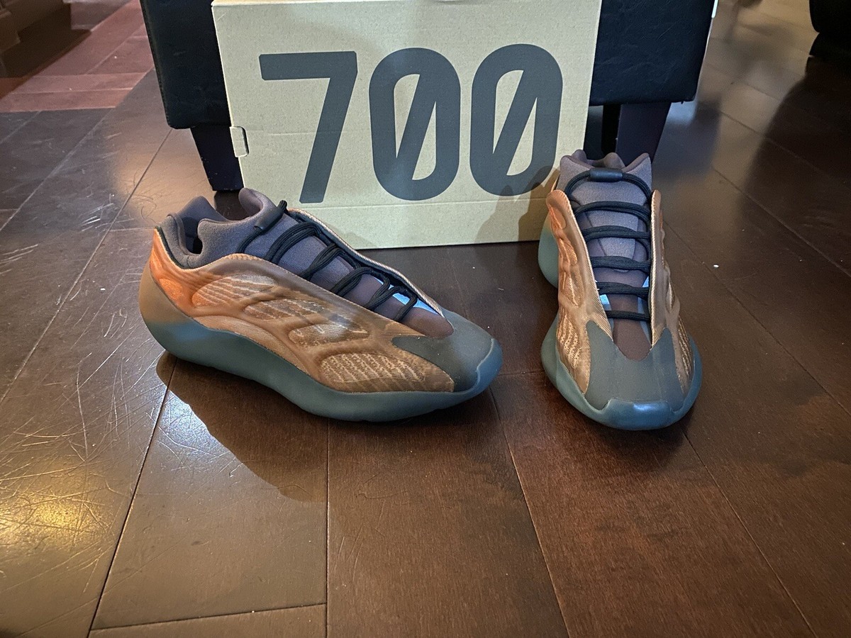 yeezy 700 v3 light