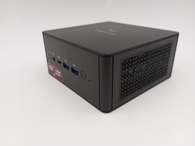 Mini PC MINISFORUM UM890 Pro Ryzen 9 8945HS 4GHz 1TB SSD 32GB Ram WLAN Windows