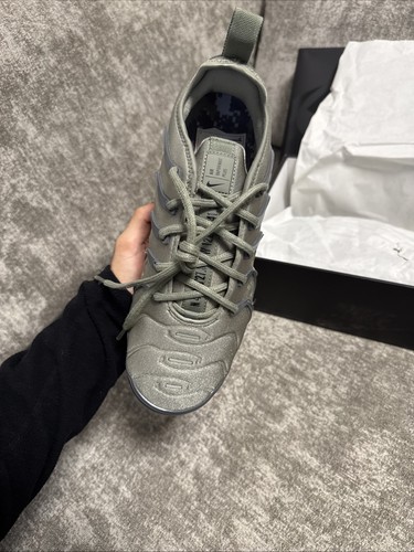 Taglia UK 6.5 - Nike Air VaporMax Plus Low Nero Grigio Verde Cachi - AFFARE! - Foto 15 di 24